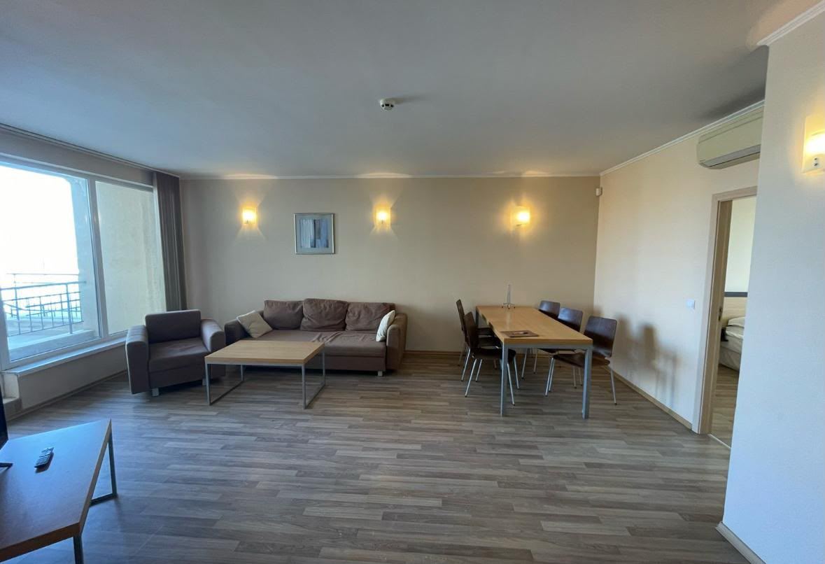 Prostorný byt se dvěma ložnicemi v první linii u moře v Obzoru s panoramatickým výhledem na moře