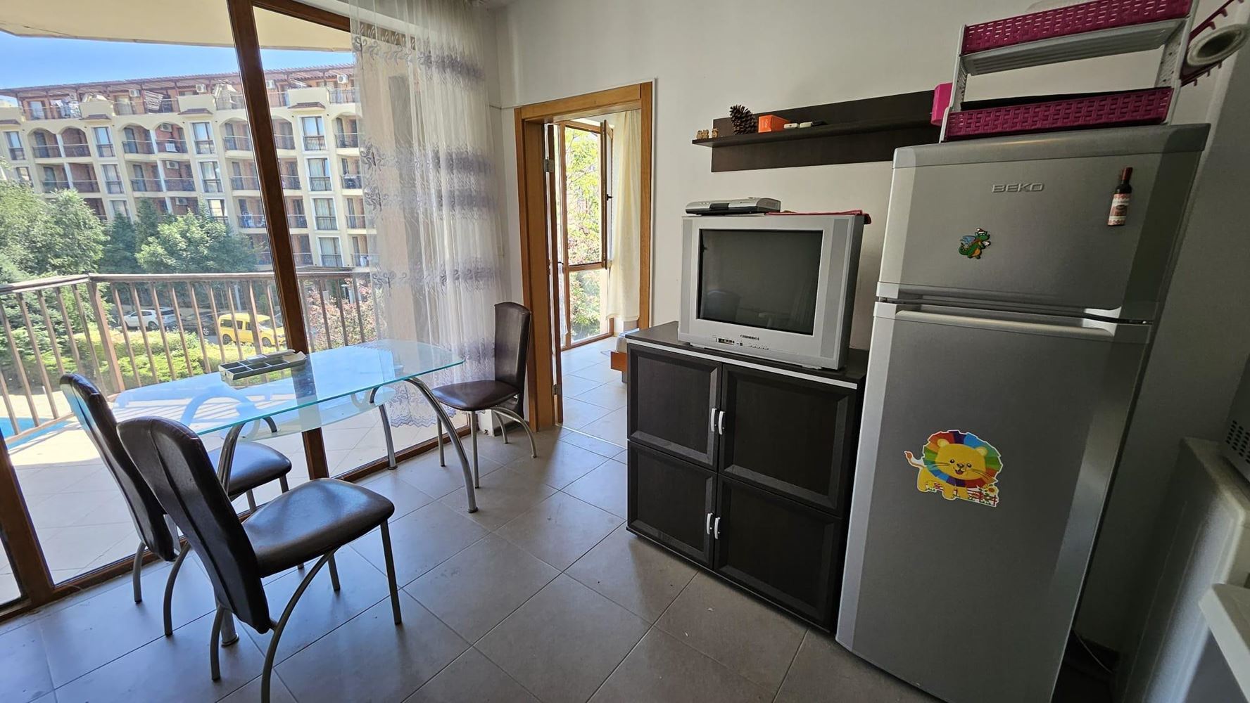 Apartmán v komplexu v Sunny Beach s bazénem, restaurací a nízkým poplatkem za údržbu