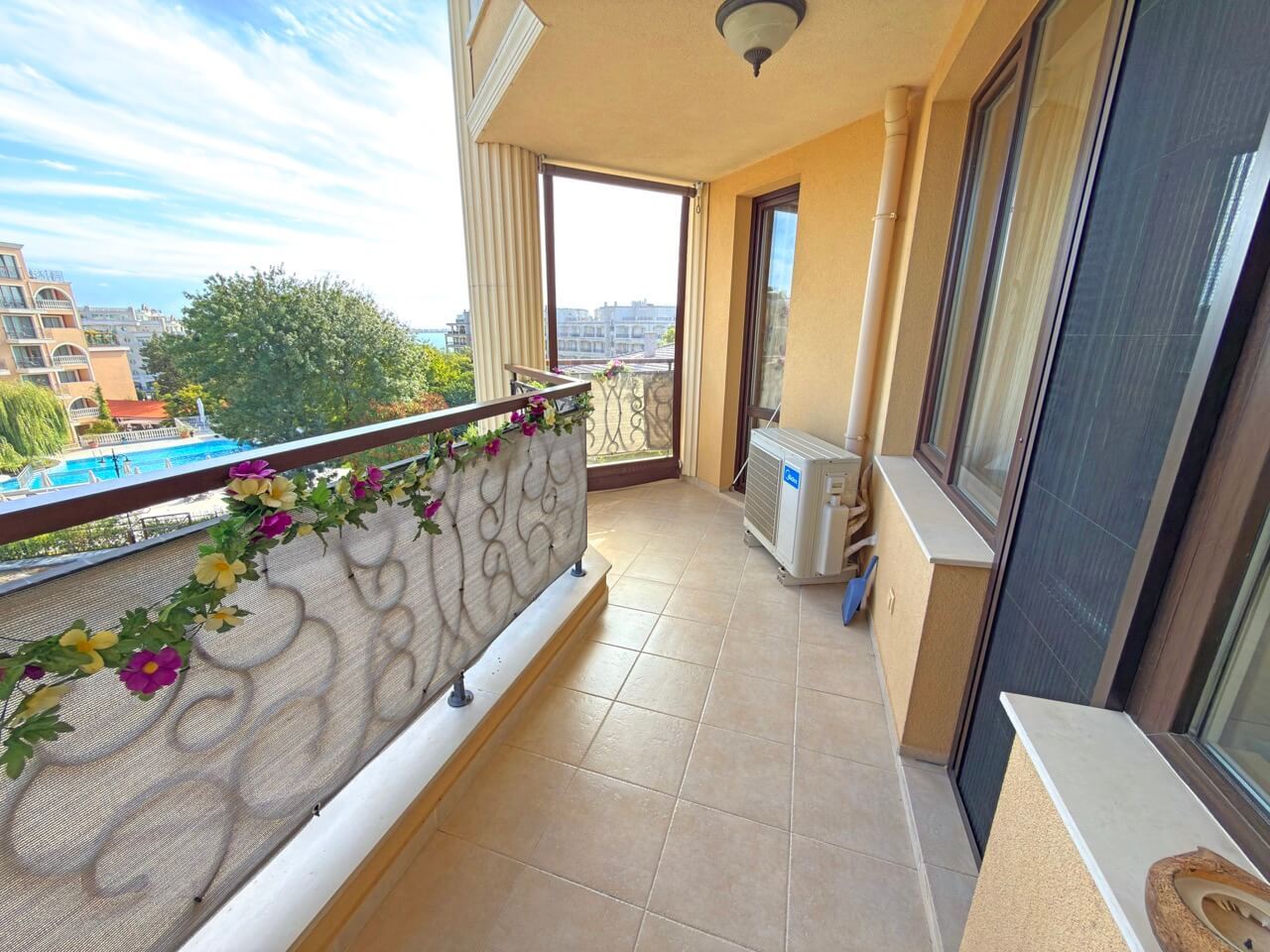 Apartmán se dvěma ložnicemi a výhledem na moře, 200 metrů od pláže v Pomorie