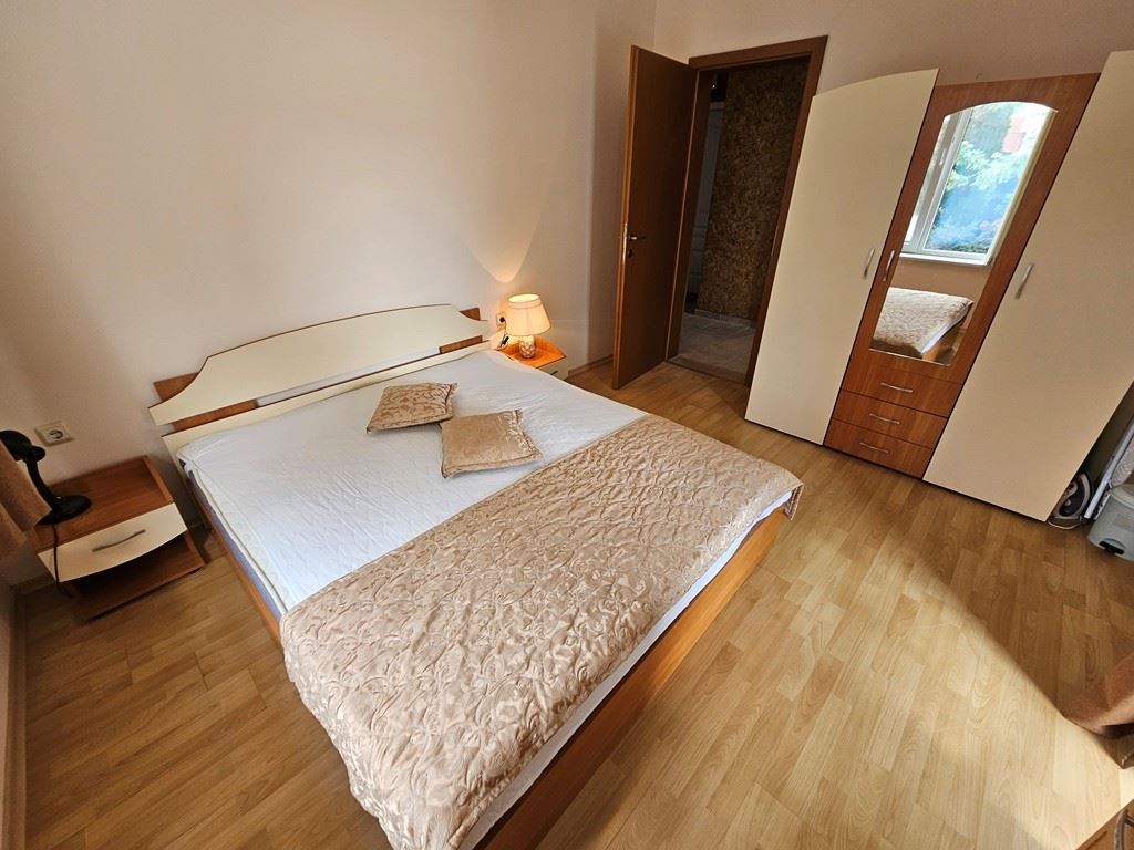 Apartmán s jednou ložnicí na první linii u moře v hlídaném komplexu v Elenite