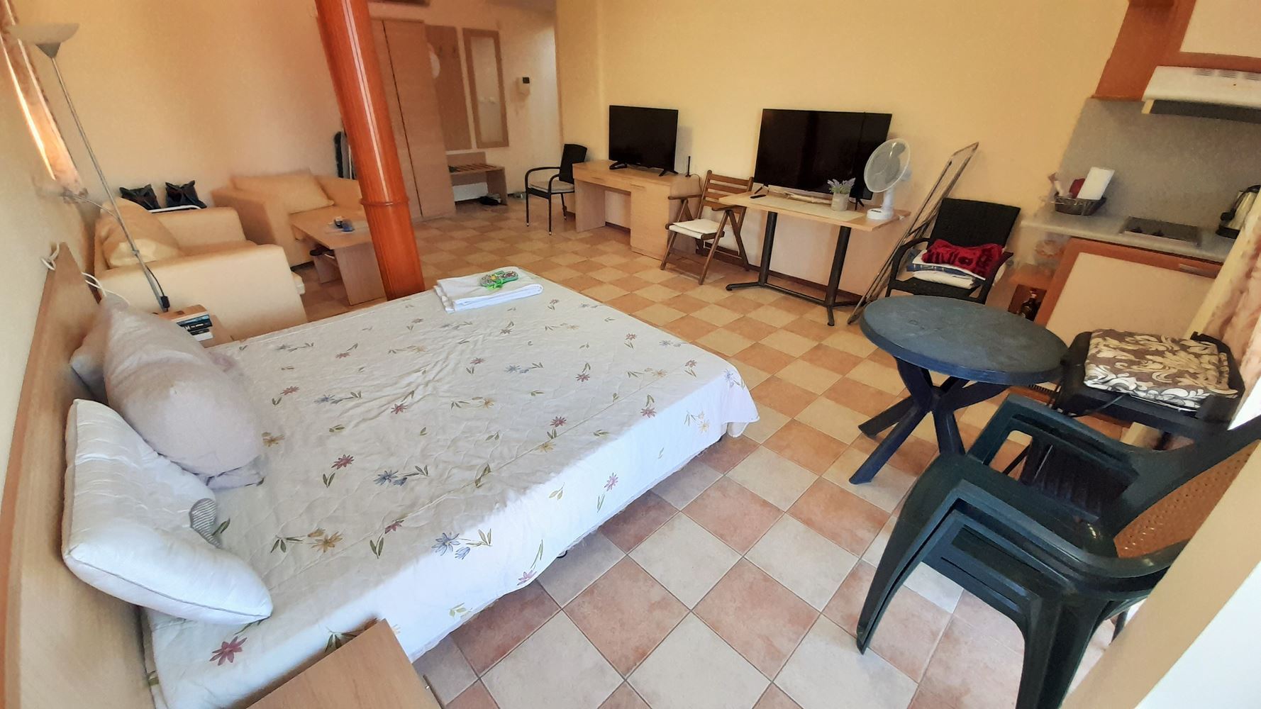 Exkluzivní nabídka v první linii ve Slunečném pobřeží – prostor, luxus a skvělá investice s výhledem na moře