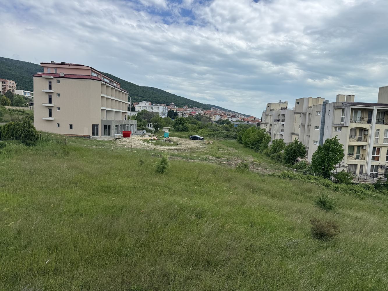 Kompaktní studio s panoramatickým výhledem na hory ve Sveti Vlasu – komfort, příroda a vynikající infrastruktura