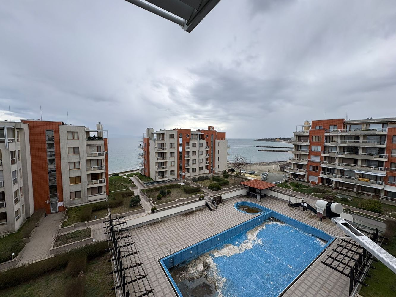Panoramatický dvoupokojový apartmán na první linii moře v Pomorie s přímým výhledem na moře