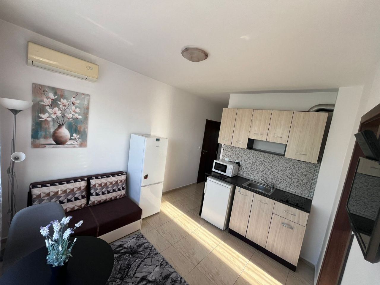 Dvoupokojový apartmán 500 metrů od pláže v Slunečním pobřeží – připraven k nastěhování