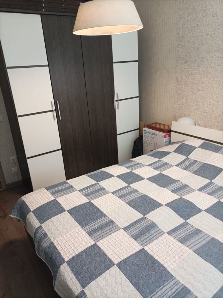 Apartmán s jednou ložnicí a vlastní zahradou na Slunečném pobřeží – Vaše zelená oáza u moře