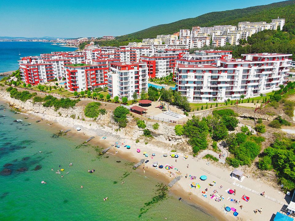 Nádherný apartmán s jednou ložnicí ve Sveti Vlas s výhledem na moře – vynikající investice jen pár kroků od pláže