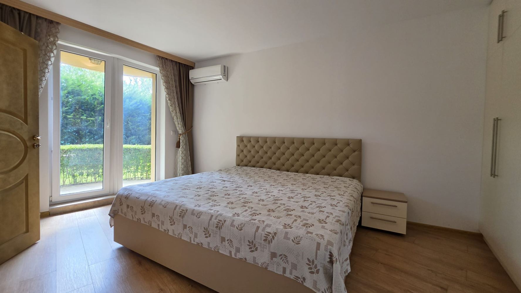 Stylový apartmán s jednou ložnicí, funkční dispozicí, komfortem a klidnou atmosférou letoviska