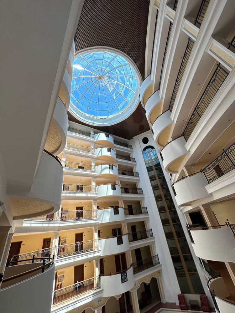 Prostorný apartmán s výhledem na moře v první linii v Pomorie – rekreační nemovitost s atmosférou luxusního resortu