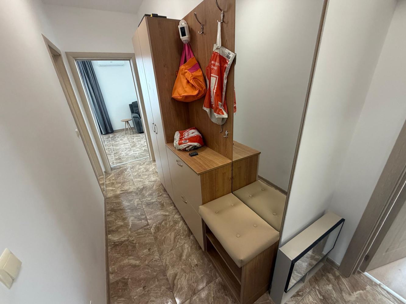Apartmán se 2 ložnicemi v moderním komplexu s krásným zeleným prostředím v Ravdě