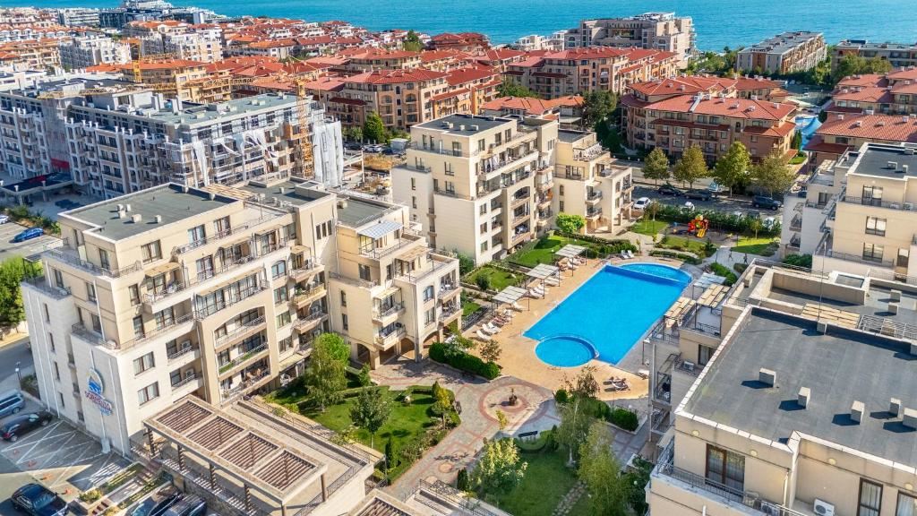 Mořský komfort s vlastní zahradou – byt s jednou ložnicí jen pár kroků od pláže ve Sveti Vlas