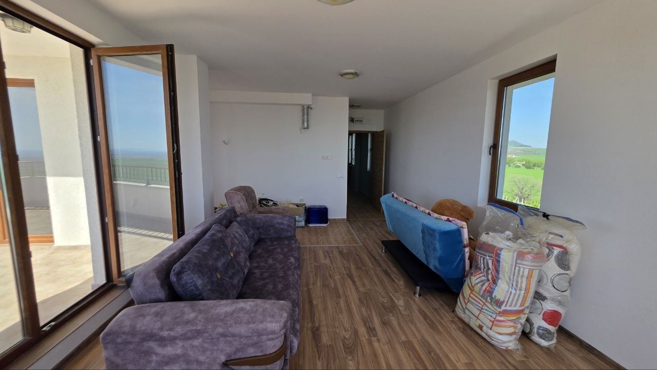 Prostorný apartmán s výhledem na moře v Acheloji – klid, zeleň a luxusní vybavení