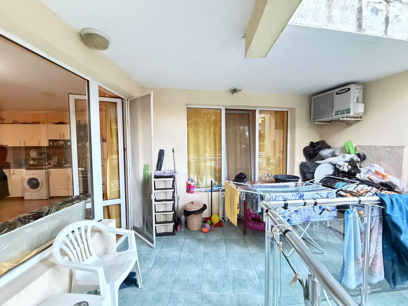 100 metrů od moře – útulný apartmán s jednou ložnicí a výhledem do klidné části komplexu