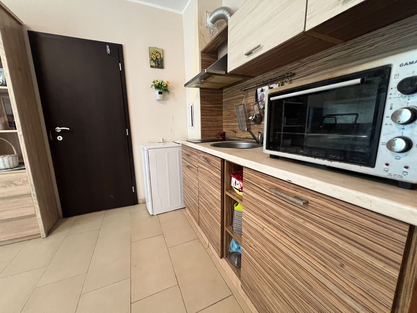 Atraktivní apartmán s jednou ložnicí obklopený zelení v klubovém komplexu v Sunny Beach