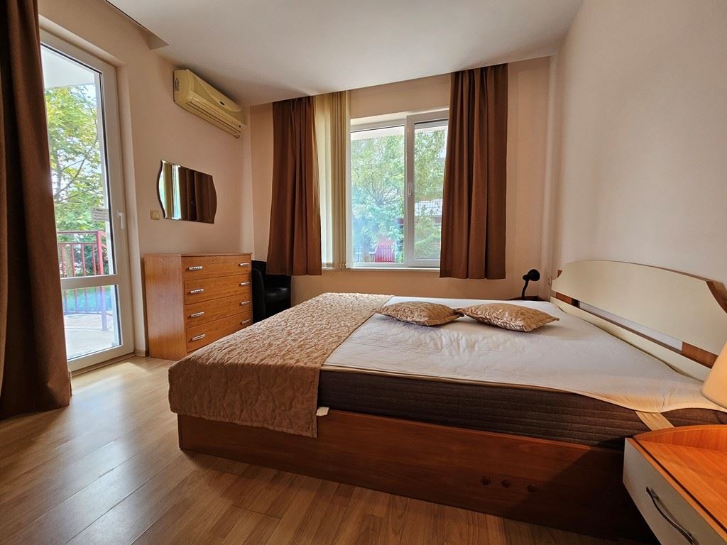 Apartmán s jednou ložnicí na první linii u moře v hlídaném komplexu v Elenite