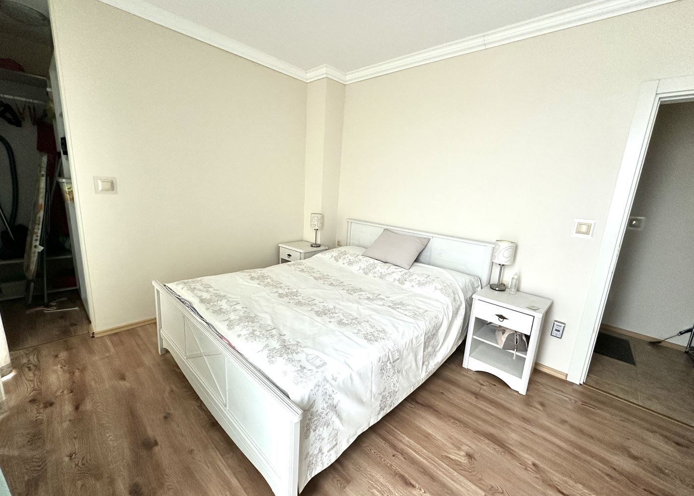 Prostorný apartmán se dvěma ložnicemi a panoramatickým výhledem na moře v Ravdě