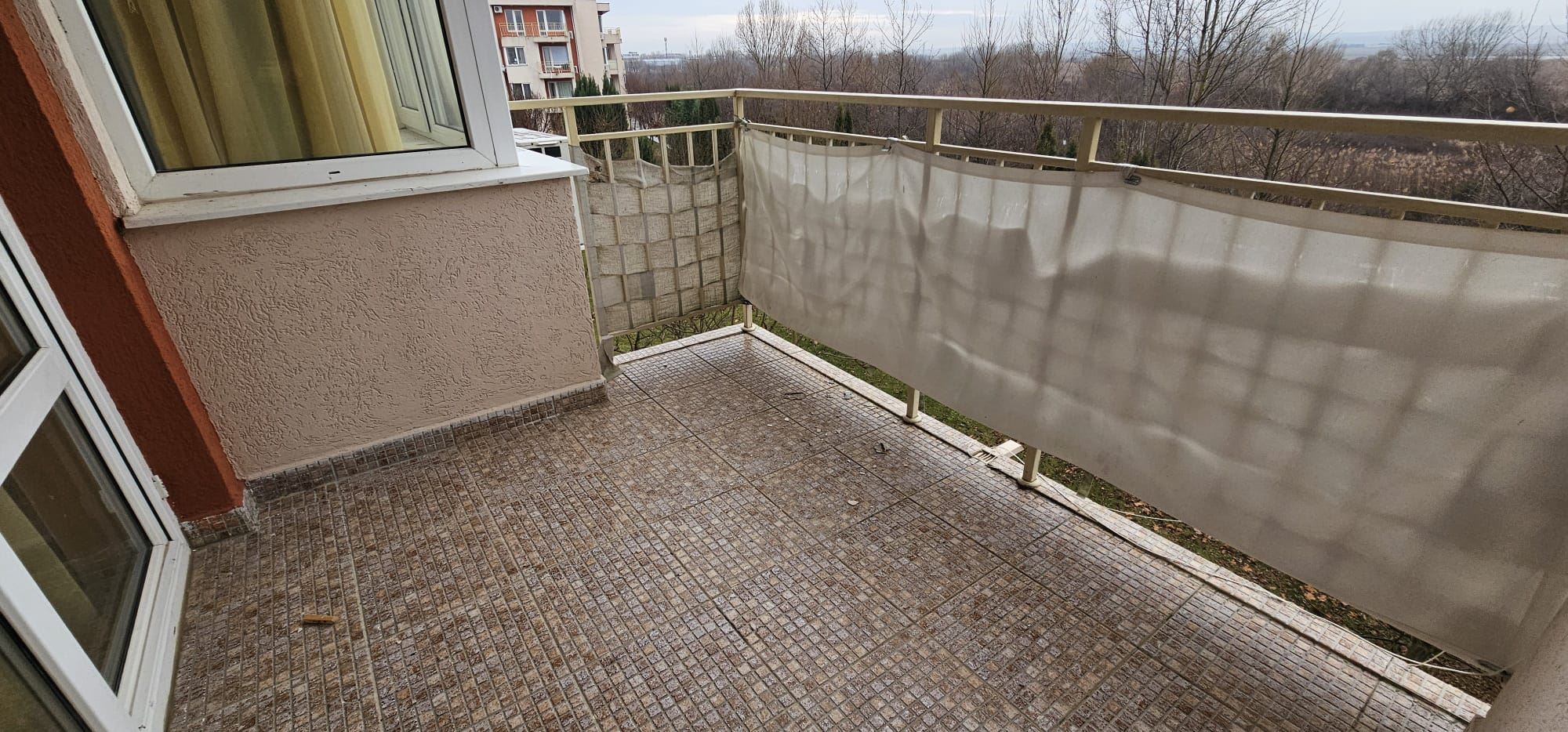 Harmonie komfortu a vybavení – byt s jednou ložnicí v srdci Slunečného pobřeží