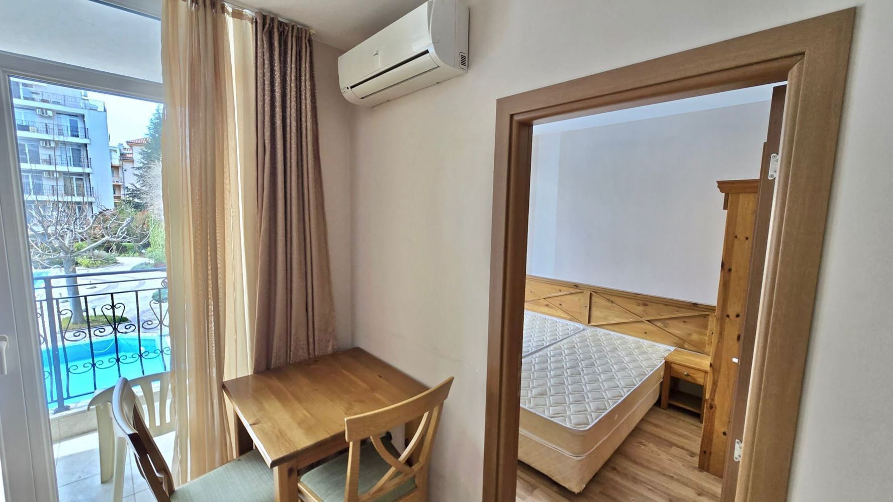 Útulnost, styl a komfort u moře – apartmán se dvěma ložnicemi v srdci Slunečného pobřeží