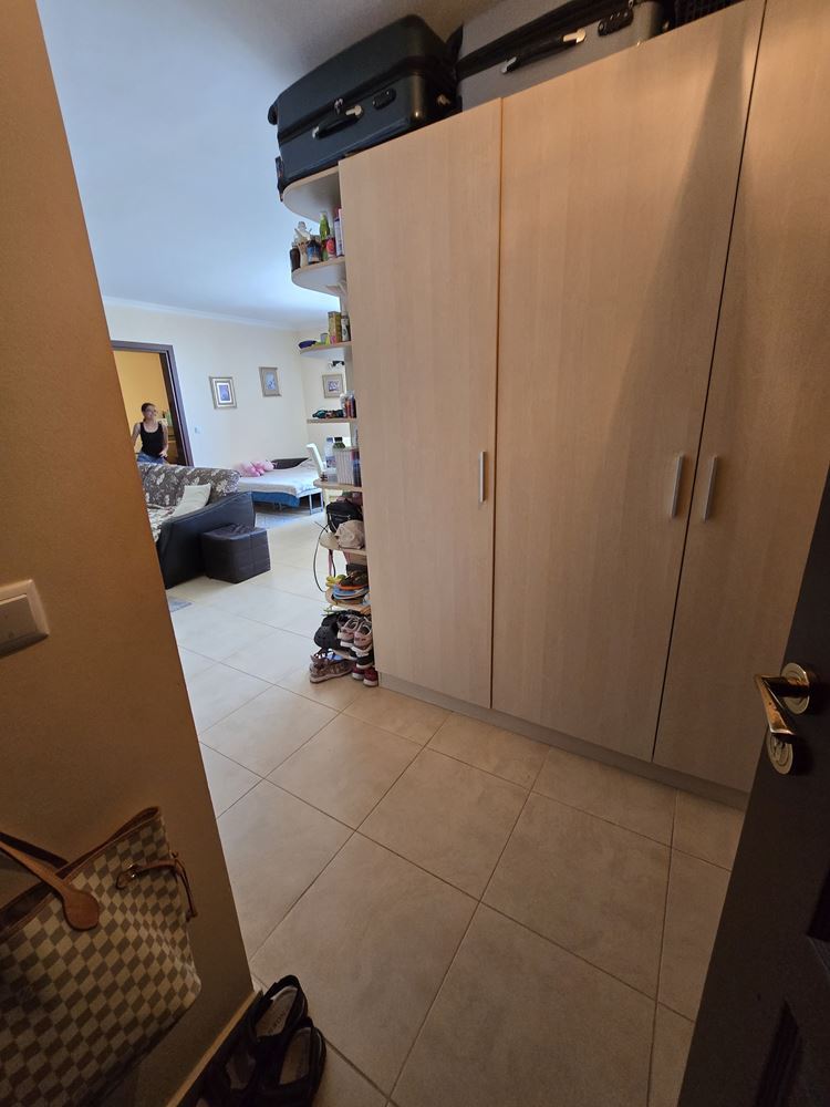 Apartmán s jednou ložnicí ve Sveti Vlas s přímým přístupem k bazénu – klidné místo pro bydlení a odpočinek