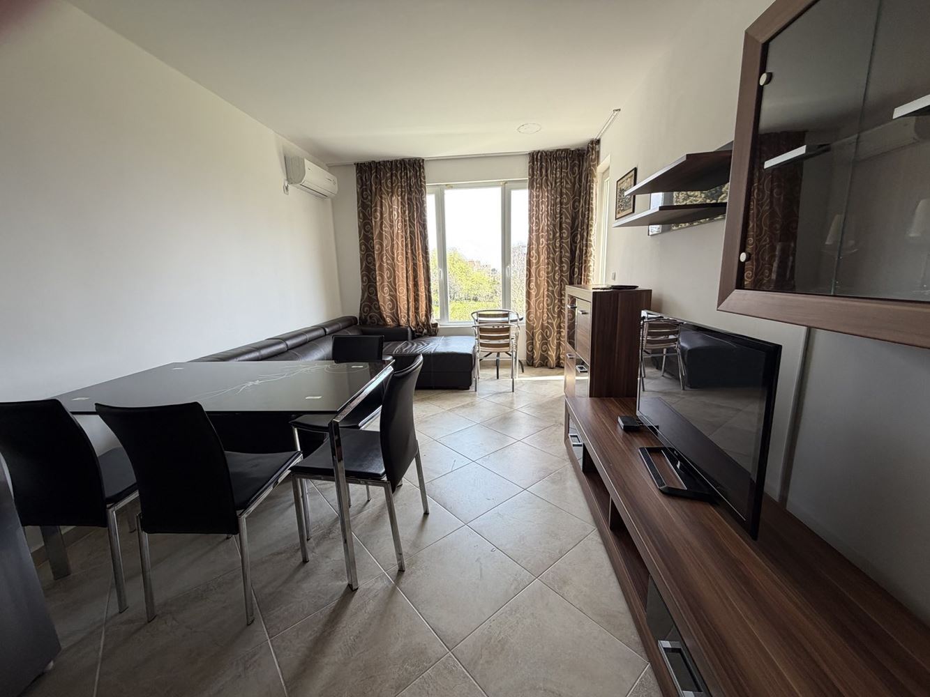 Byt s jednou ložnicí pár kroků od jižní pláže v Ravdě – bez poplatku za údržbu