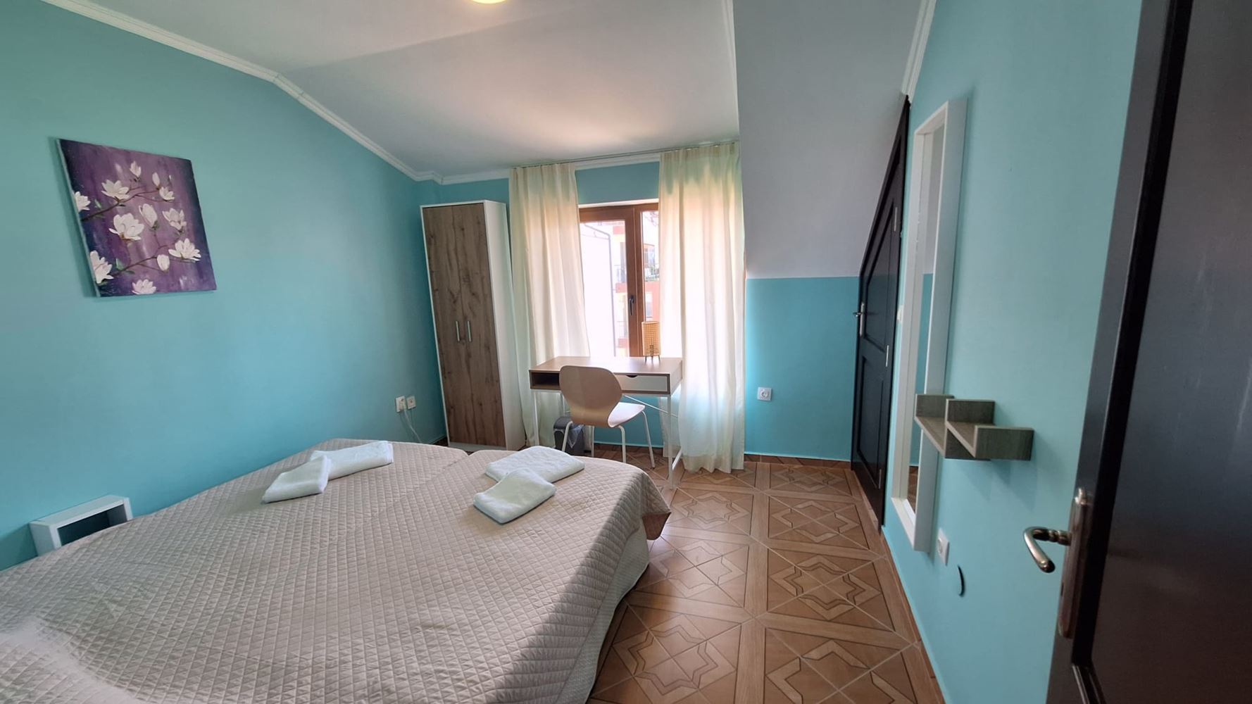 Apartmán se dvěma ložnicemi v Aheloji – úspěšná nemovitost pro krátkodobé pronájmy s vysokým hodnocením a vynikajícím investičním potenciálem