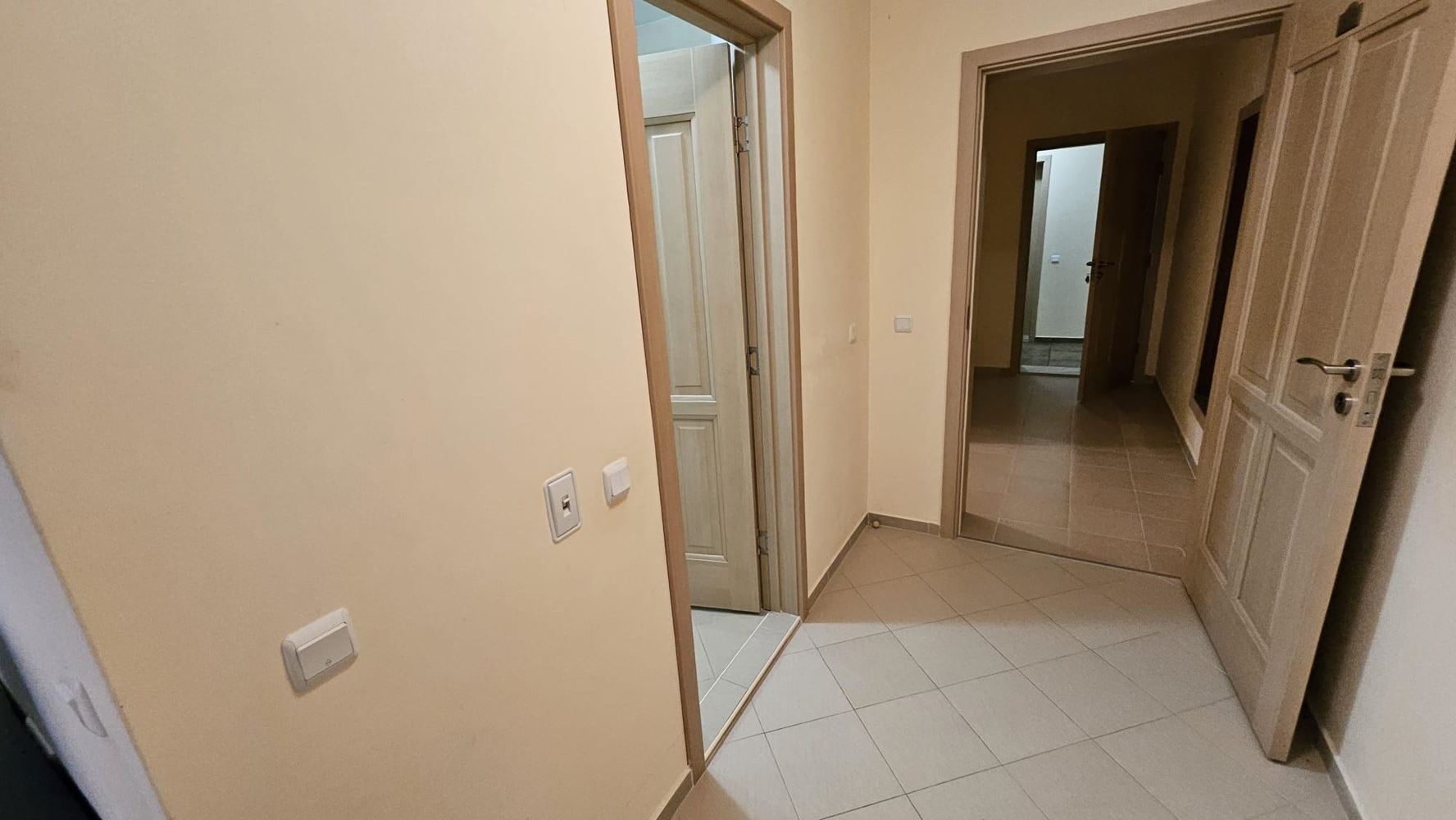 Prostorný apartmán se dvěma ložnicemi s vynikajícím potenciálem na Slunečném pobřeží – 110 m² komfortu a funkčnosti