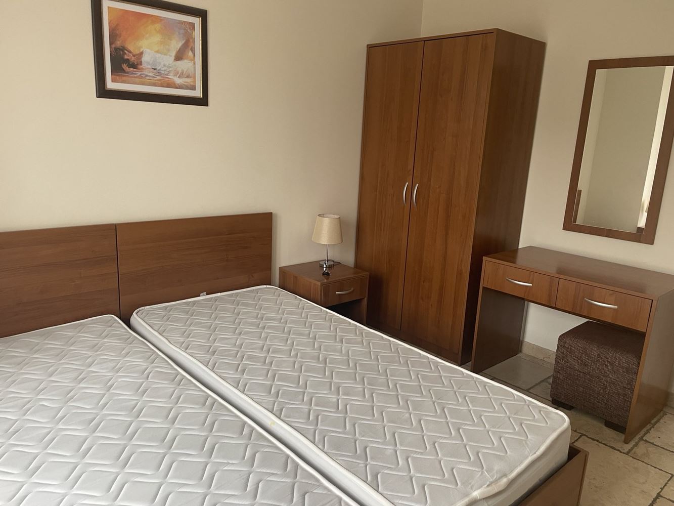 Prostorný zařízený apartmán se dvěma ložnicemi a výhledem na moře u Balčiku – komfort uprostřed přírody a Golfové riviéry