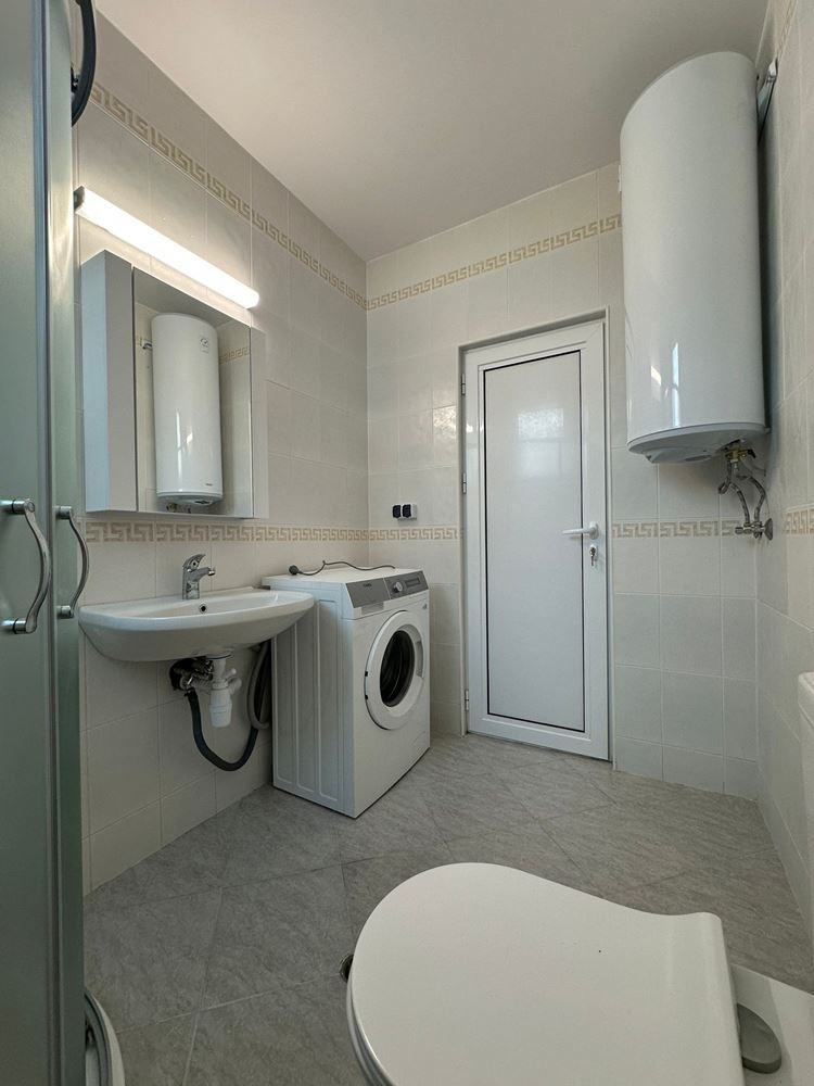 Luxusně zařízený apartmán s jednou ložnicí bez poplatku za údržbu na Slunečném pobřeží