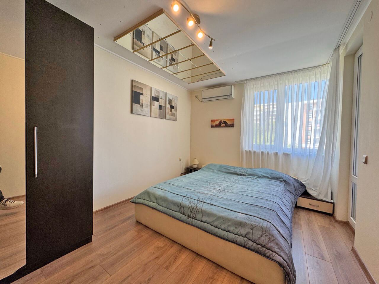 Apartmán se dvěma ložnicemi v luxusním komplexu na první linii ve Sveti Vlas