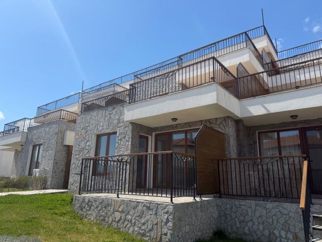 Studio s výhledem na moře v luxusním komplexu v Aheloy – komfort, styl a relaxace