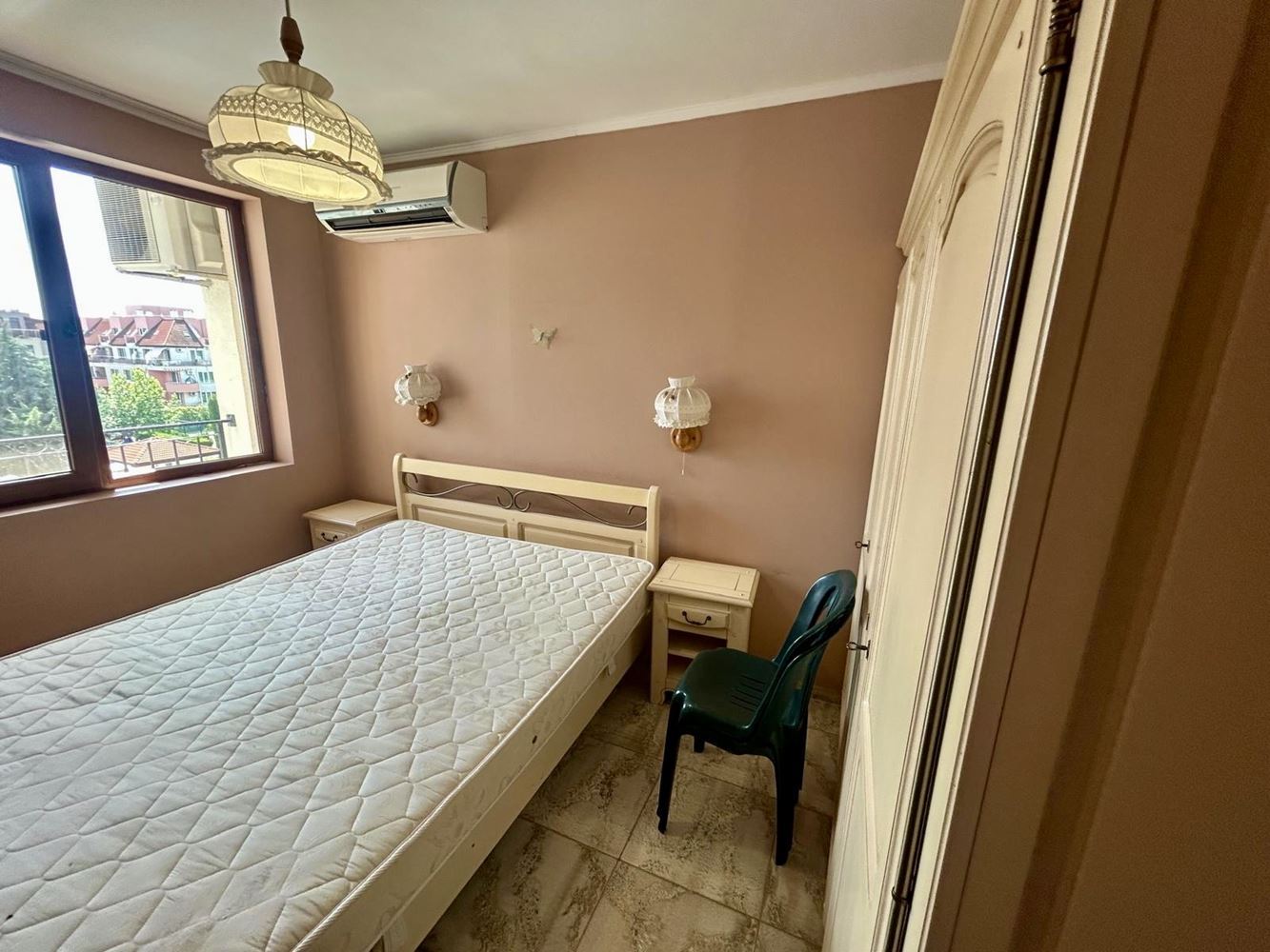 Prostorný apartmán se dvěma ložnicemi v Nesebaru – dvě terasy a možnost třetí ložnice