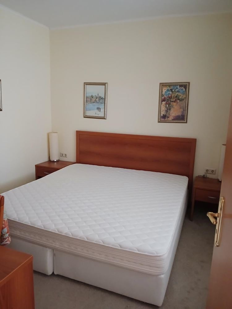 Atraktivní apartmán s jednou ložnicí přímo u moře v Pomorie – pohodlí, bazény a wellness