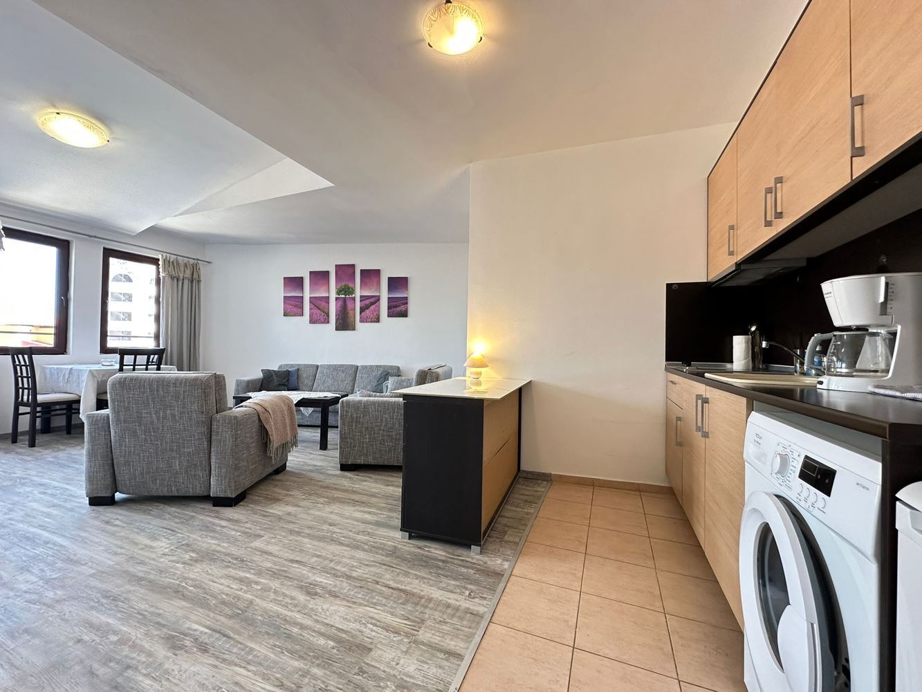 Apartmán s jednou ložnicí v první linii u moře v Aheloji – mořská atmosféra, luxusní vybavení a připravené dokumenty k uzavření obchodu