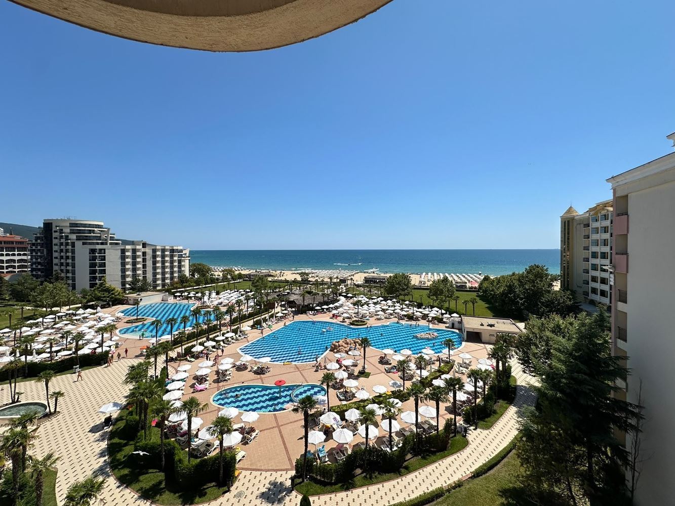 Apartmán s působivým panoramatickým výhledem na moře v první linii v Sunny Beach