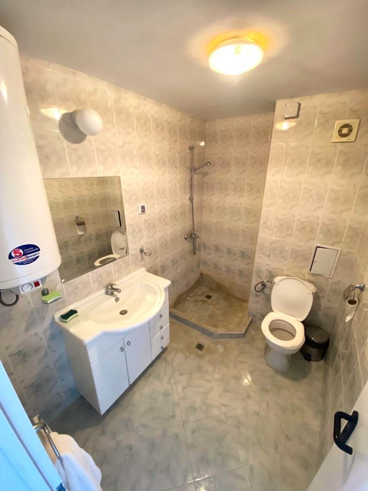 Apartmán na první linii s panoramatickým výhledem na moře a kompletním zázemím – Aheloy