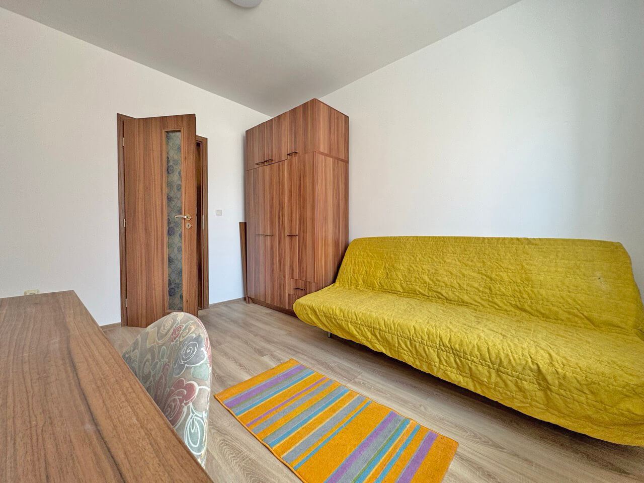 Prostorný apartmán se třemi ložnicemi pro celoroční bydlení ve čtvrti Černo More v Nesebaru