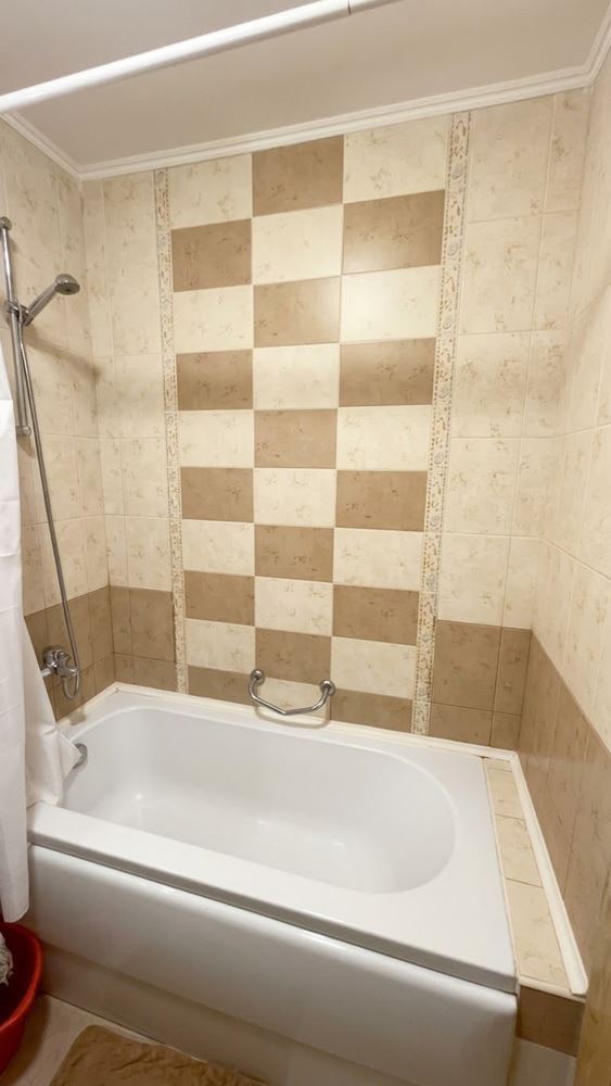 Prostorný apartmán s jednou ložnicí, velkou terasou a výhledem na bazén v Sunny Beach