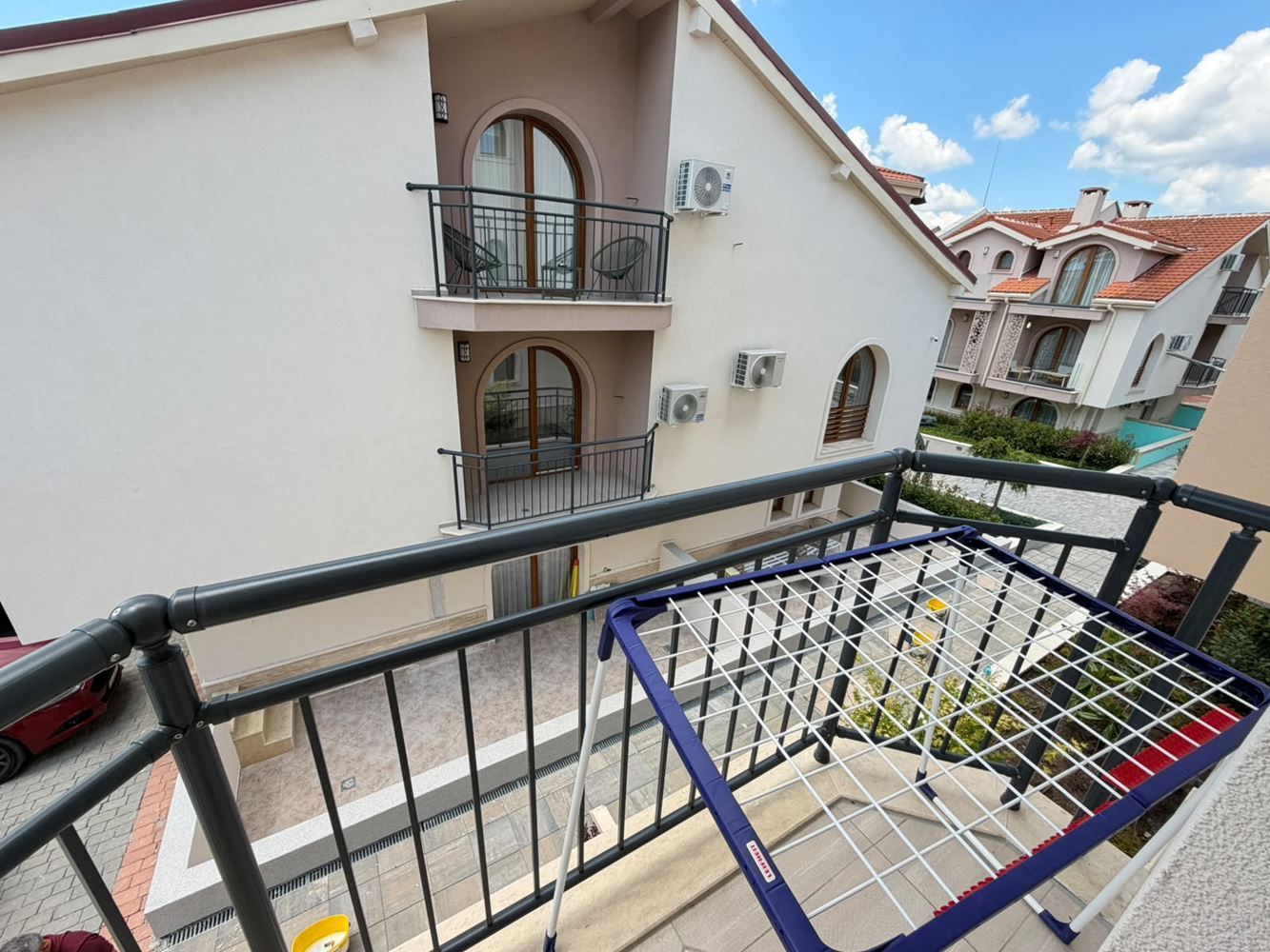 Luxusní apartmán se dvěma ložnicemi v novém komplexu u Slunečného pobřeží – komfort, bezpečnost a vynikající investice