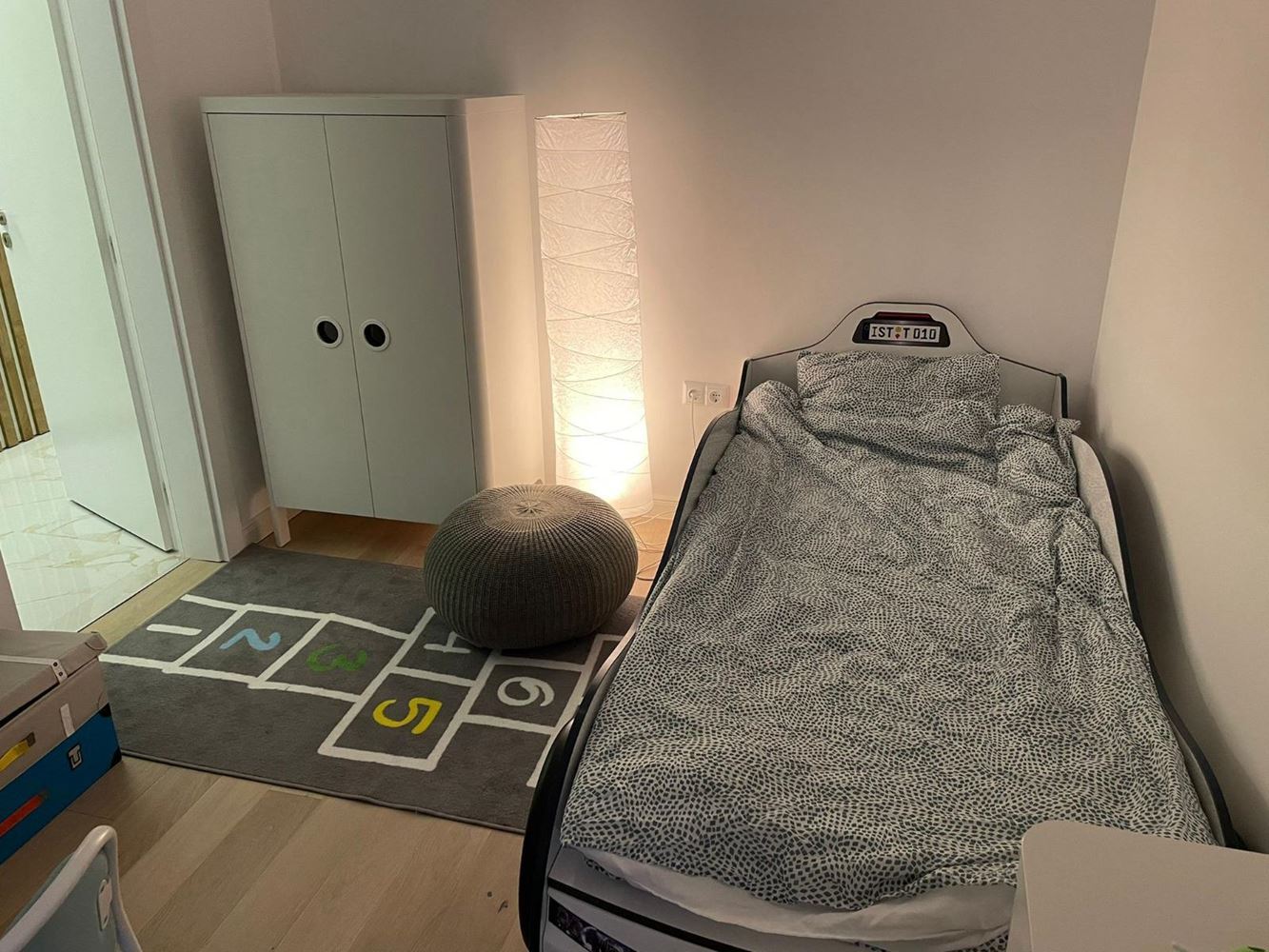 Prostorný pětipokojový apartmán s výhledem na moře v Pomorie – komfort, styl a funkčnost pro velkou rodinu