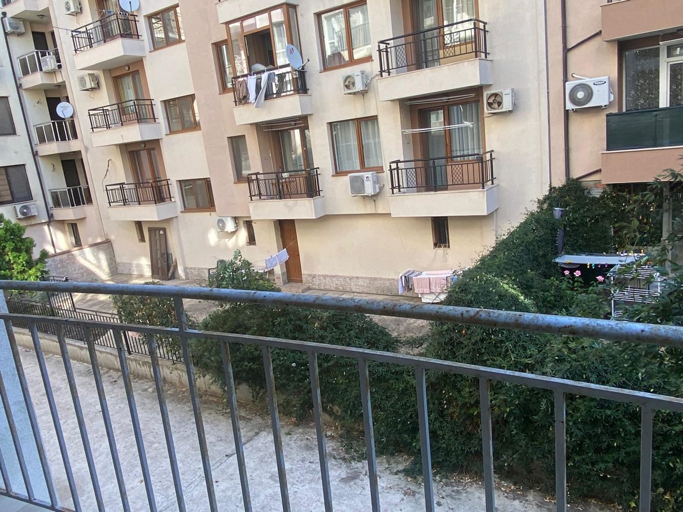 Zařízený apartmán s jednou ložnicí 50 m od moře v Pomorie