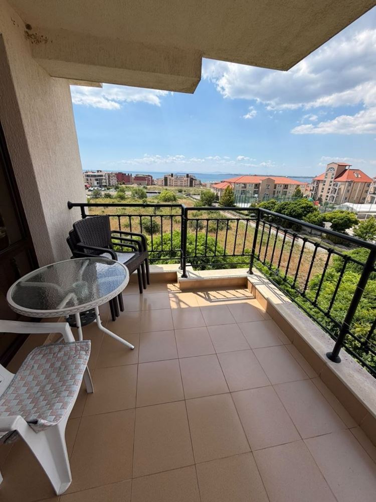 Stylový apartmán s jednou ložnicí a výhledem na moře v prestižním komplexu ve Sveti Vlas – ideální pro odpočinek a investici
