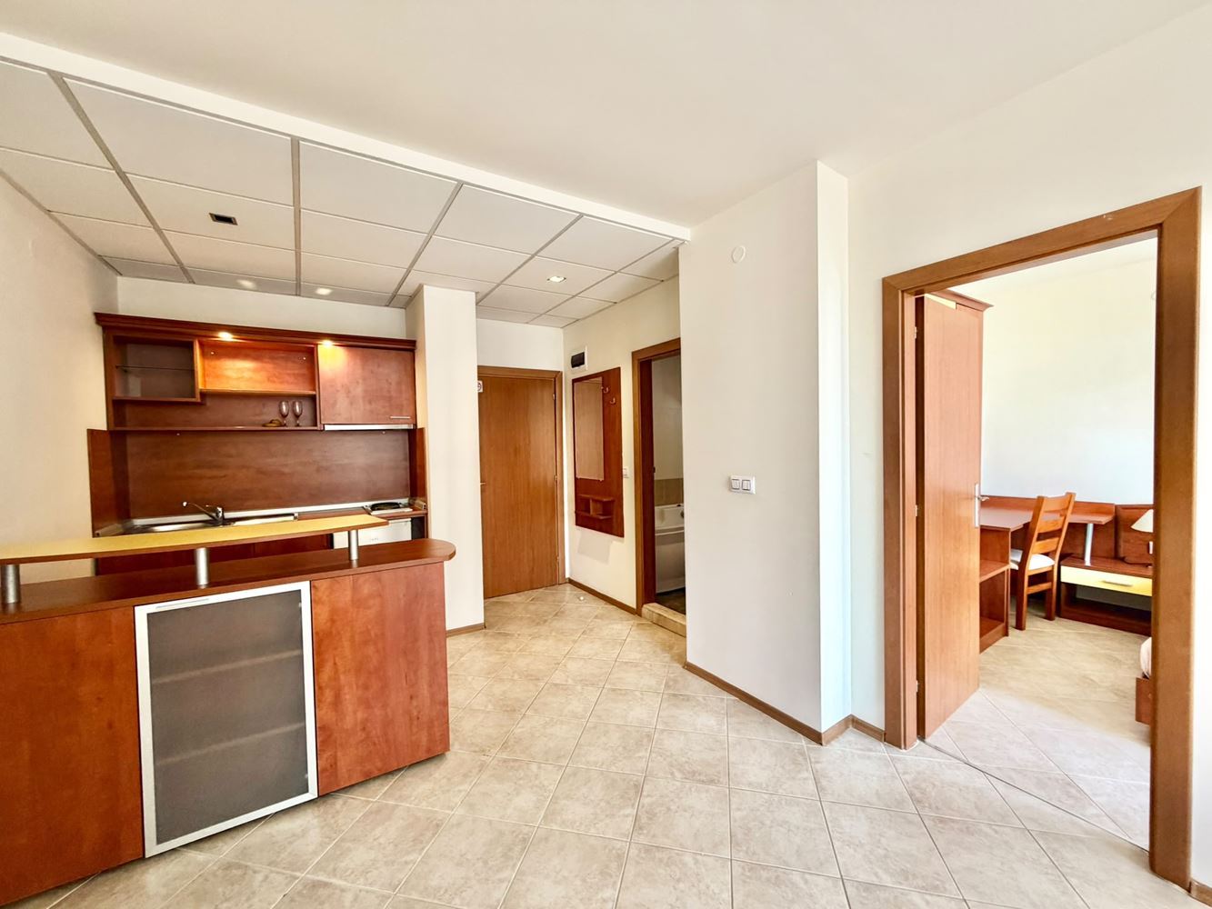 Prostorný apartmán s jednou ložnicí a výhledem na moře ve druhé linii od moře na Slunečném pobřeží
