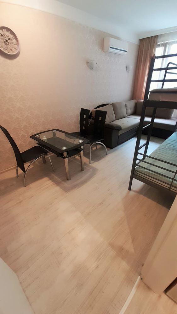 Apartmán s jednou ložnicí v prestižním komplexu v Slunečném pobřeží – komfort, vybavení a vynikající investice u moře