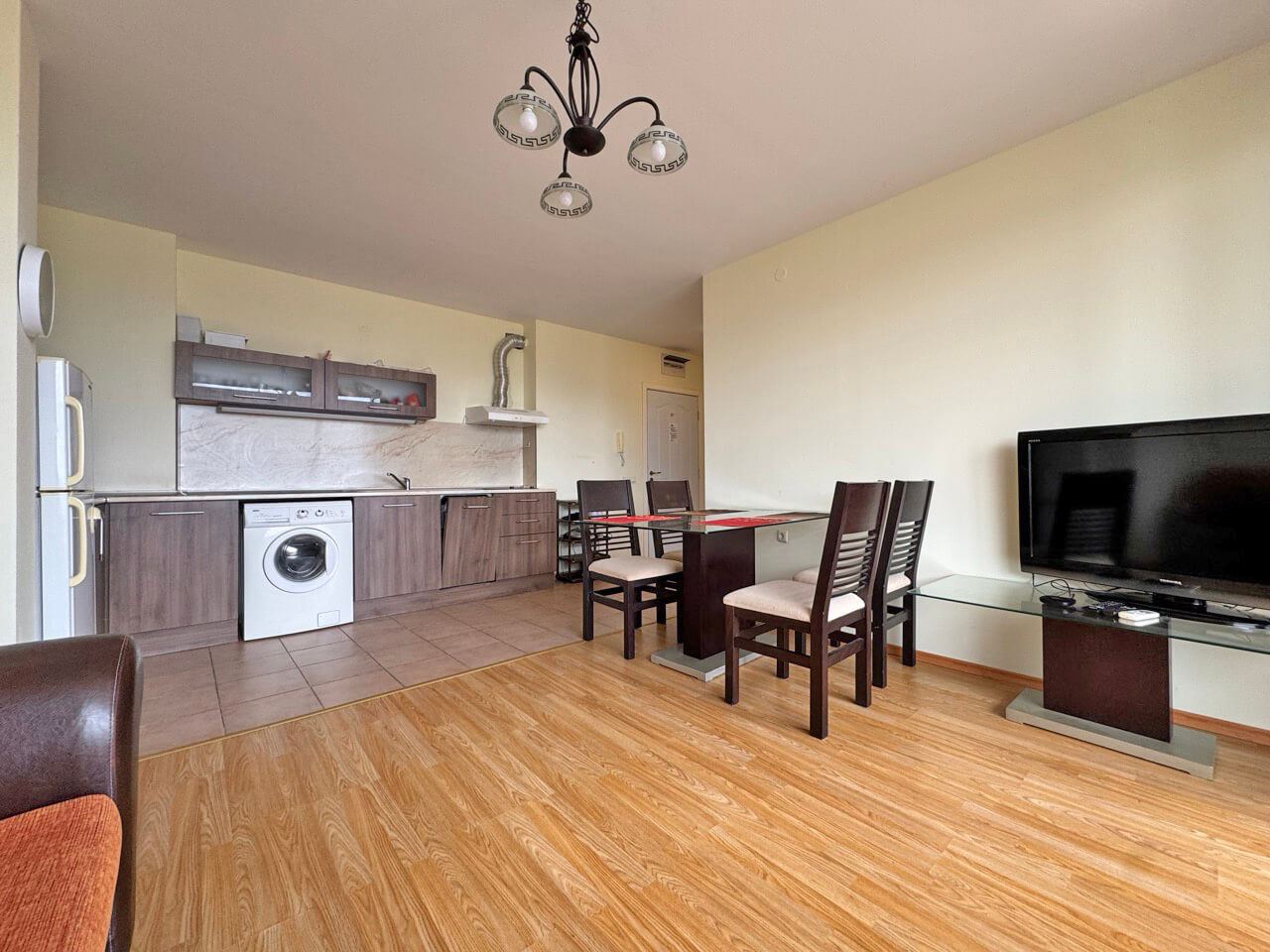 Byt s jednou ložnicí na Slunečném pobřeží – útulnost, komfort a plnohodnotný život u moře