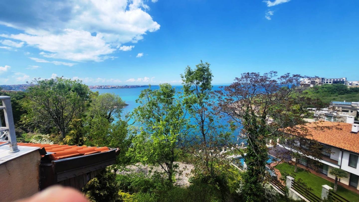 Mezonet v první linii u moře v Sozopolu s panoramatickými výhledy a butikovou lokalitou