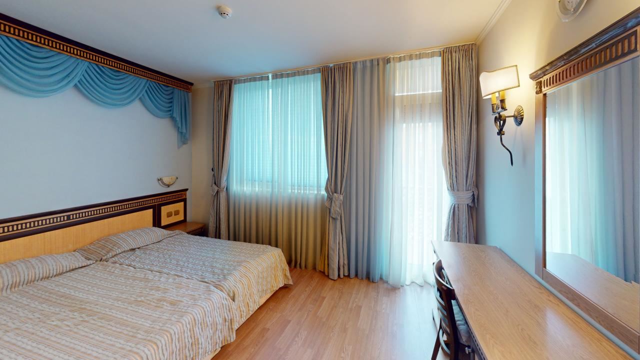 Panoramatický prostorný byt s jednou ložnicí na první linii moře v Elenite