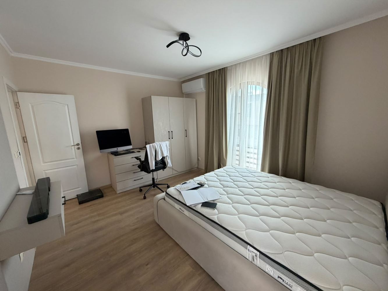 Luxusní apartmán se dvěma ložnicemi v novém komplexu u Slunečného pobřeží – komfort, bezpečnost a vynikající investice