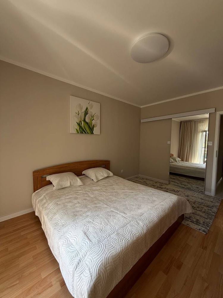 Prostorný apartmán se dvěma ložnicemi a výhledem na moře v první linii v Ravdě