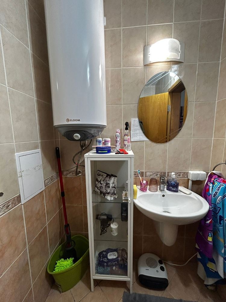 Prostorný a stylově zařízený byt s jednou ložnicí v srdci Slunečného pobřeží – ideální pro bydlení nebo investici