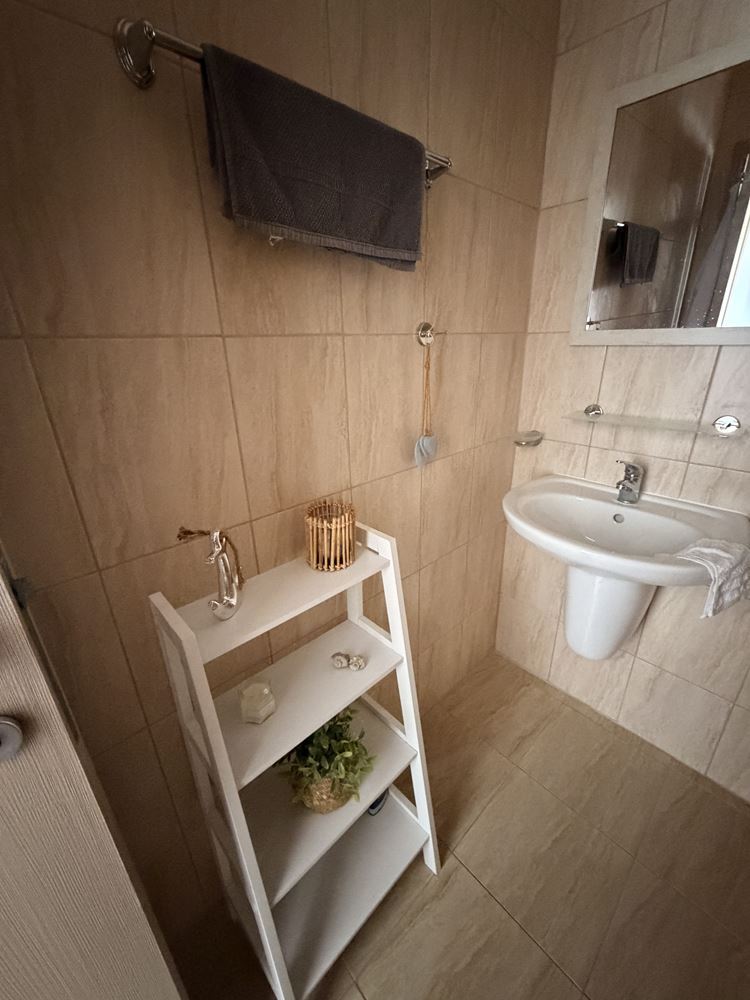 Byt se dvěma ložnicemi s panoramatickou terasou na okraji Sunny Beach – komfort, klid a styl