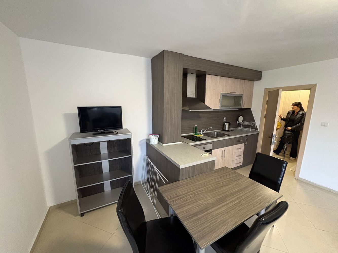 Prostorné plně zařízené studio v Pomorie – východní orientace a výborná poloha 400 m od moře